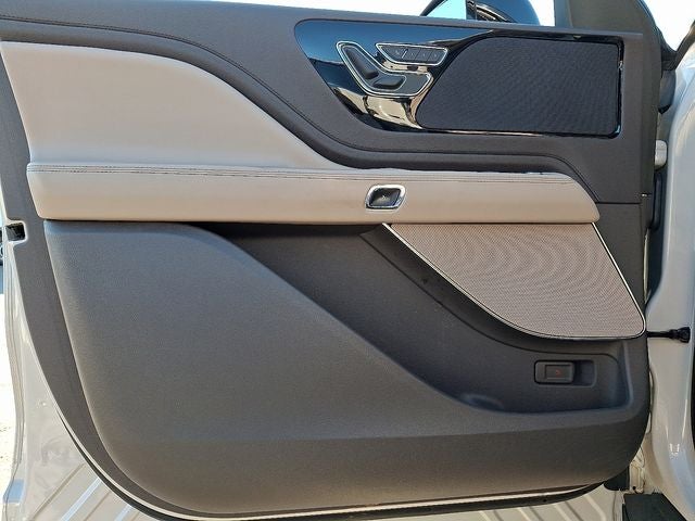 2023 Lincoln Aviator Standard