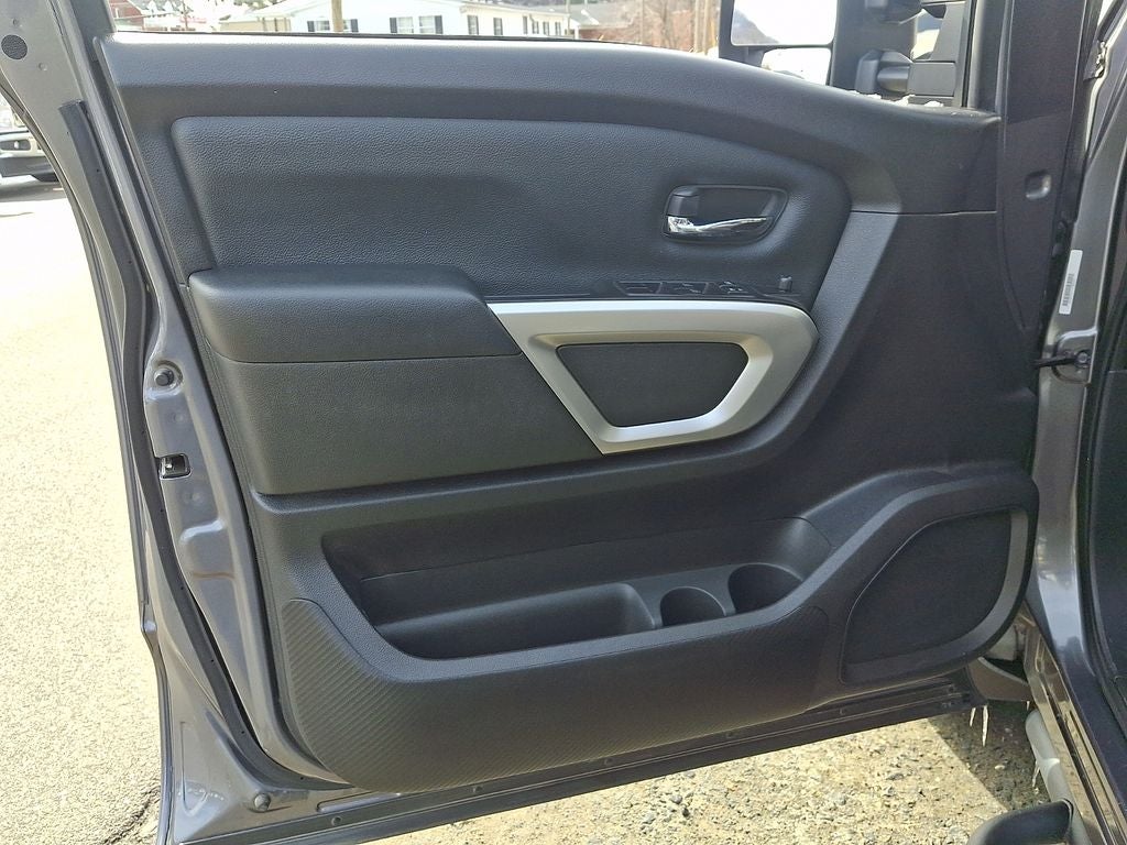 2021 Nissan Titan SV