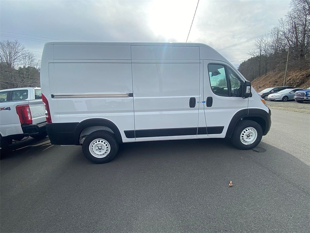 2024 RAM ProMaster 2500 High Roof 136 WB