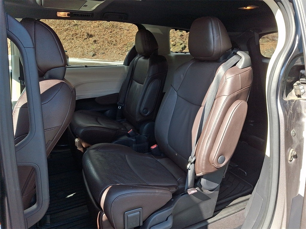 2023 Toyota Sienna Platinum 7 Passenger
