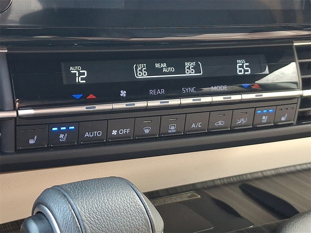 2023 Toyota Sienna Platinum 7 Passenger