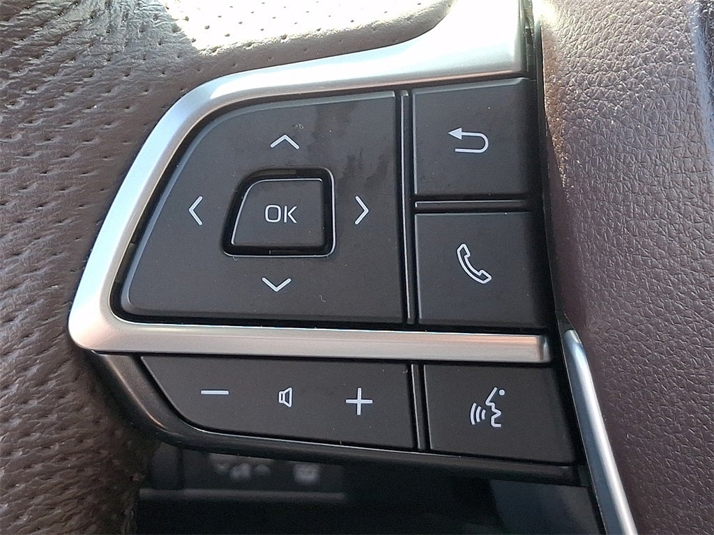 2023 Toyota Sienna Platinum 7 Passenger