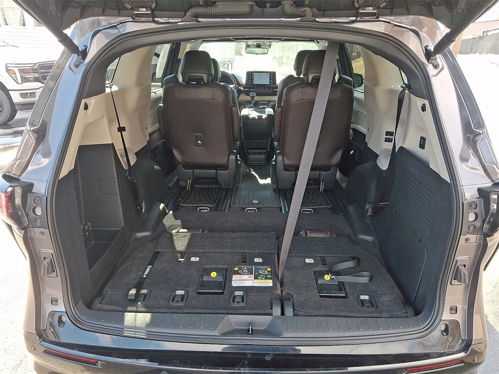 2023 Toyota Sienna Platinum 7 Passenger