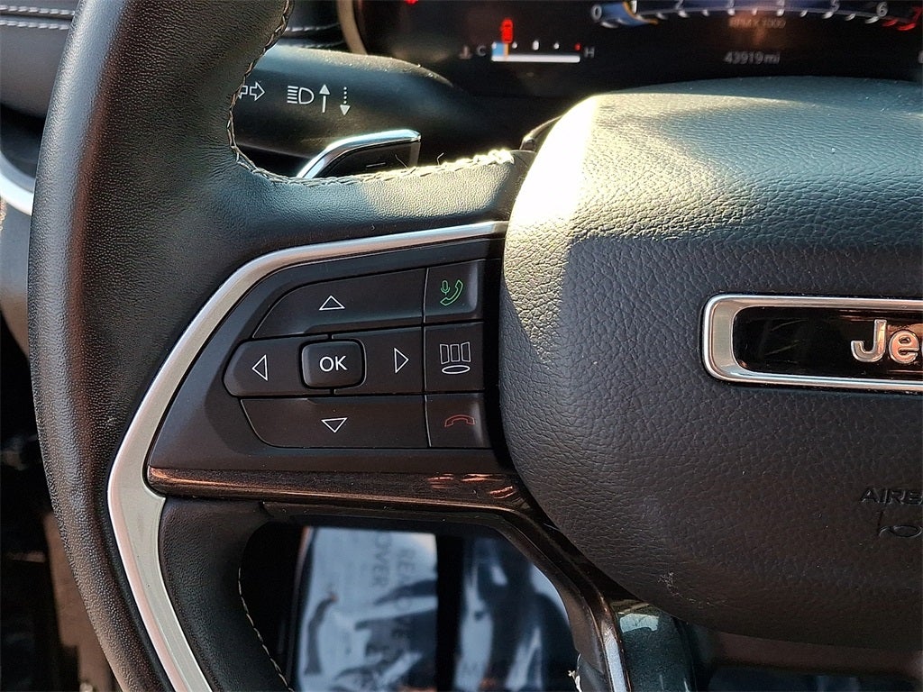 2022 Jeep Grand Cherokee L Laredo 4x4