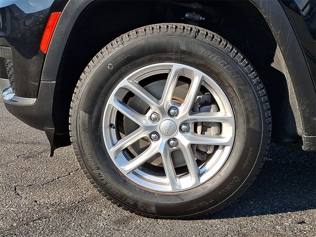 2022 Jeep Grand Cherokee L Laredo 4x4