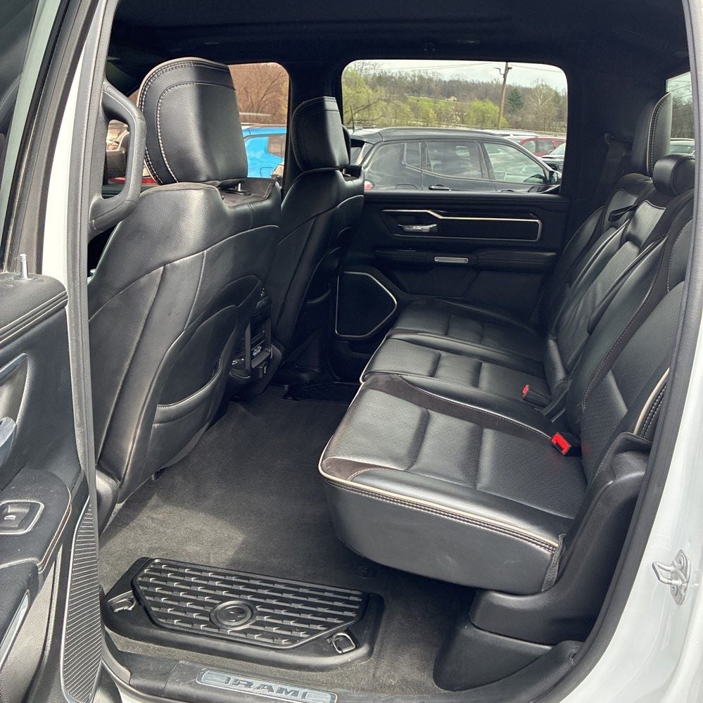 2020 RAM 1500 Laramie Crew Cab 4x4 5'7' Box