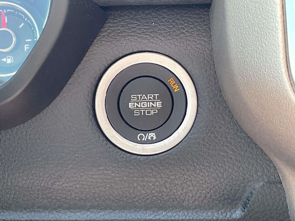2021 RAM 1500 Laramie Crew Cab 4x4 5'7' Box