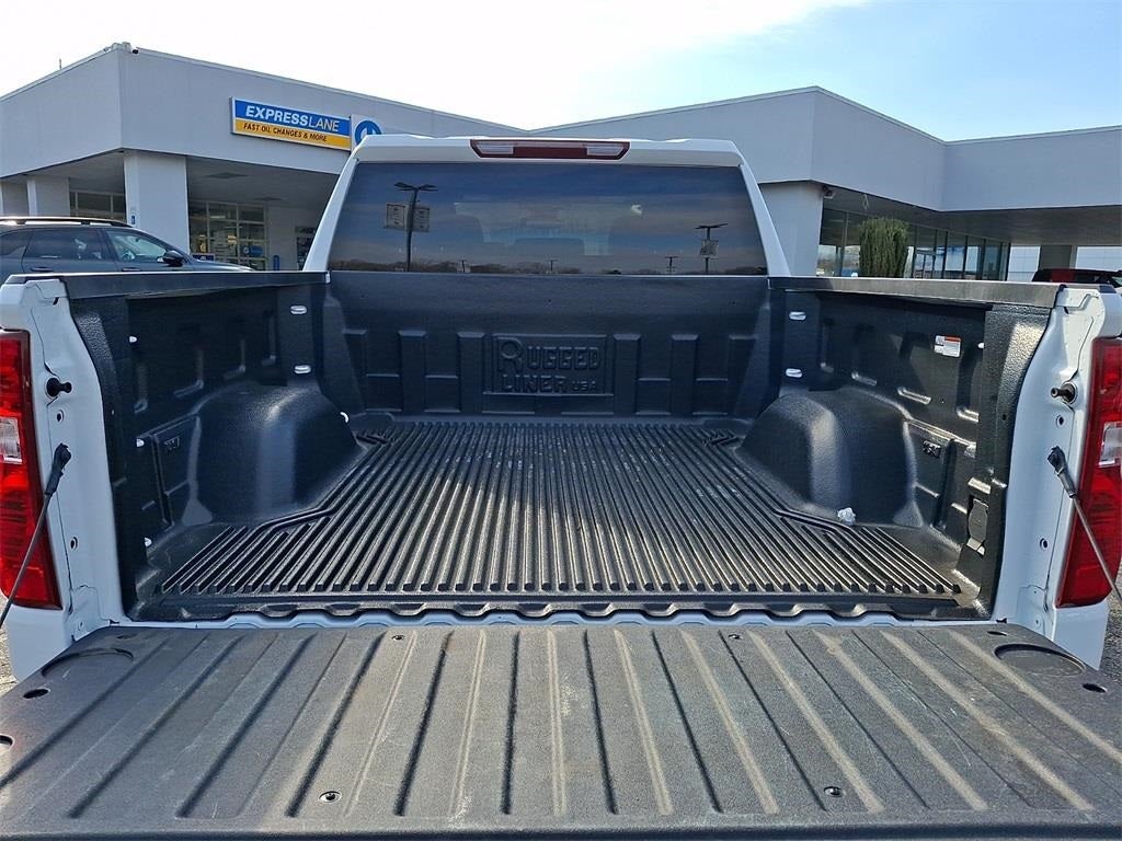 2023 Chevrolet Silverado 1500 4WD Crew Cab Short Bed LT with 2FL