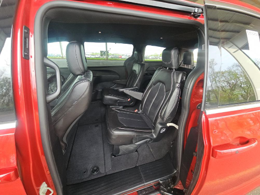 2025 Chrysler Pacifica Select