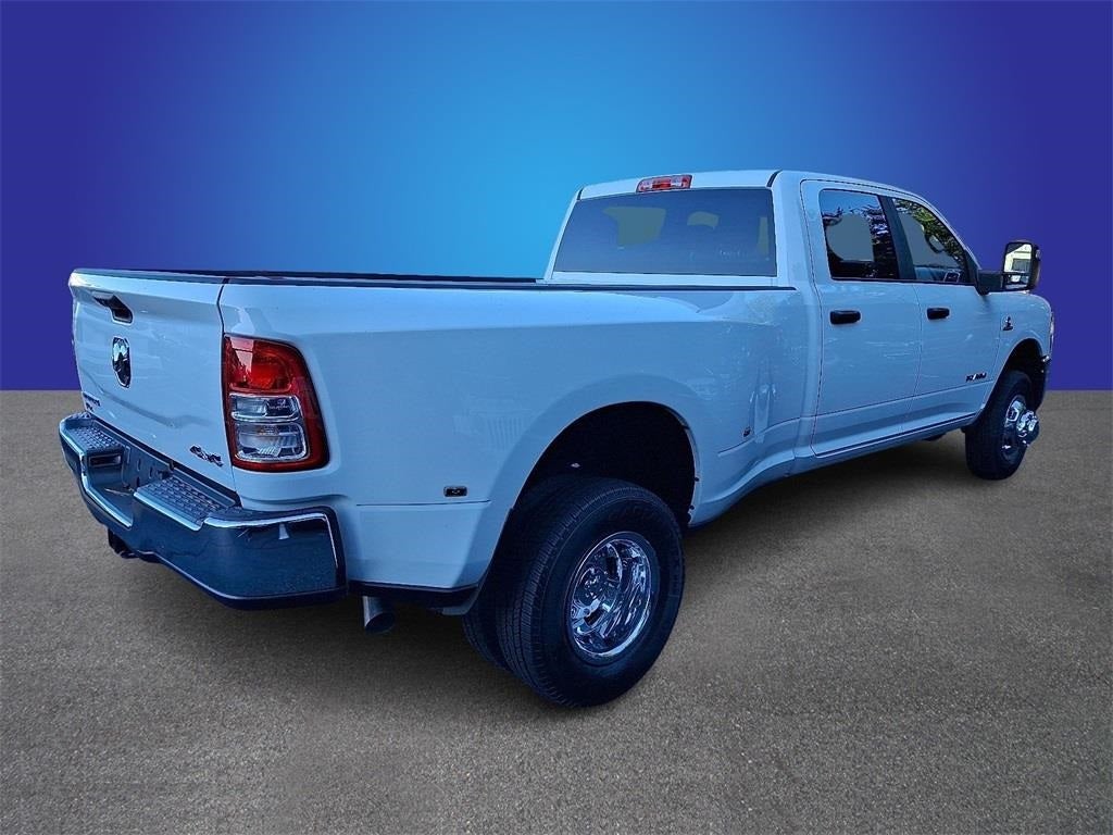 2024 RAM 3500 Big Horn Crew Cab 4x4 8' Box