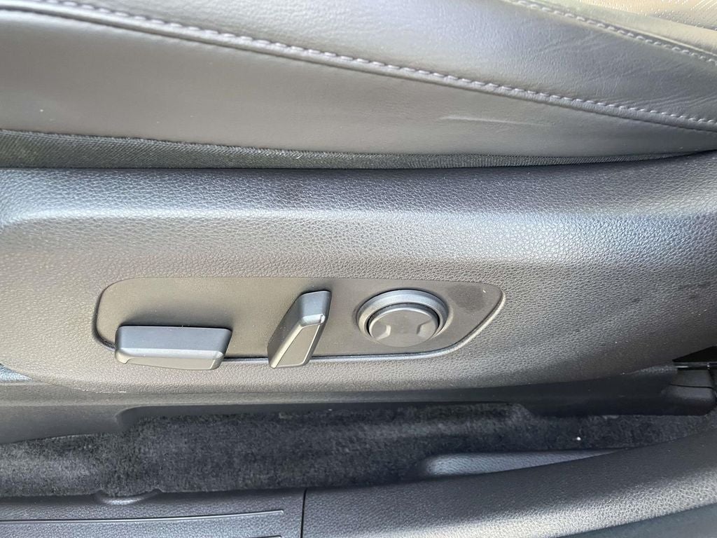2024 Kia Carnival LX Seat Package