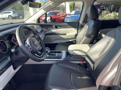 2024 Kia Carnival LX Seat Package