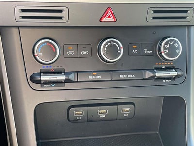 2024 Kia Carnival LX Seat Package
