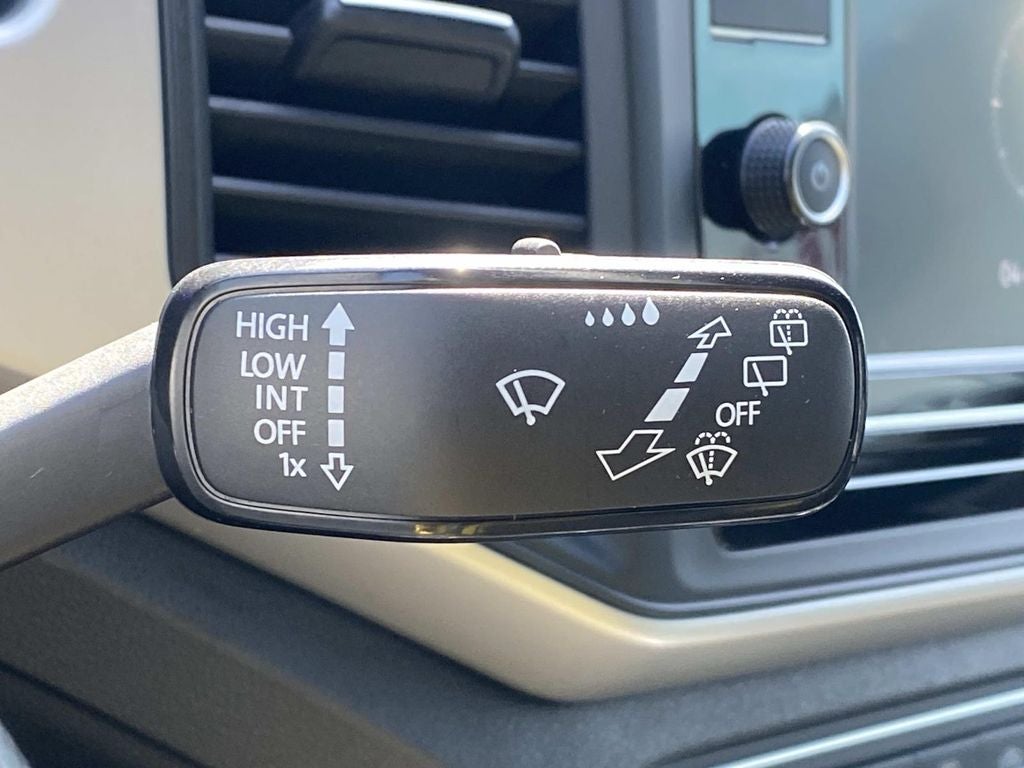 2023 Volkswagen Atlas Cross Sport 2.0T SE