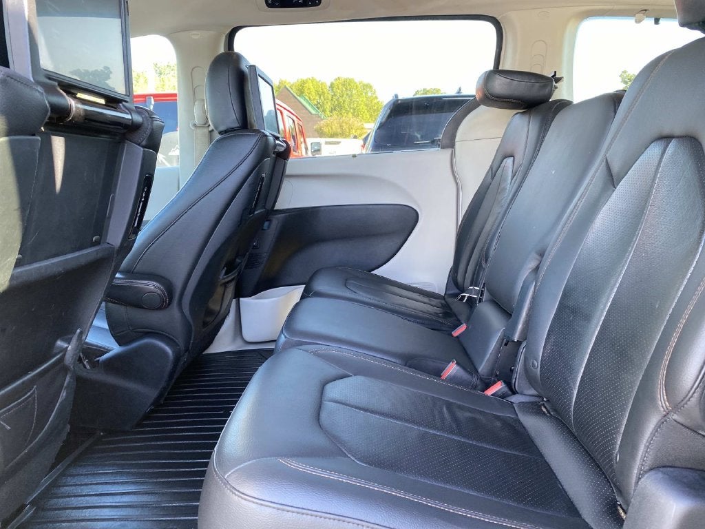 2017 Chrysler Pacifica Touring L Plus