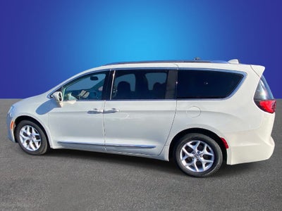 2017 Chrysler Pacifica Touring L Plus