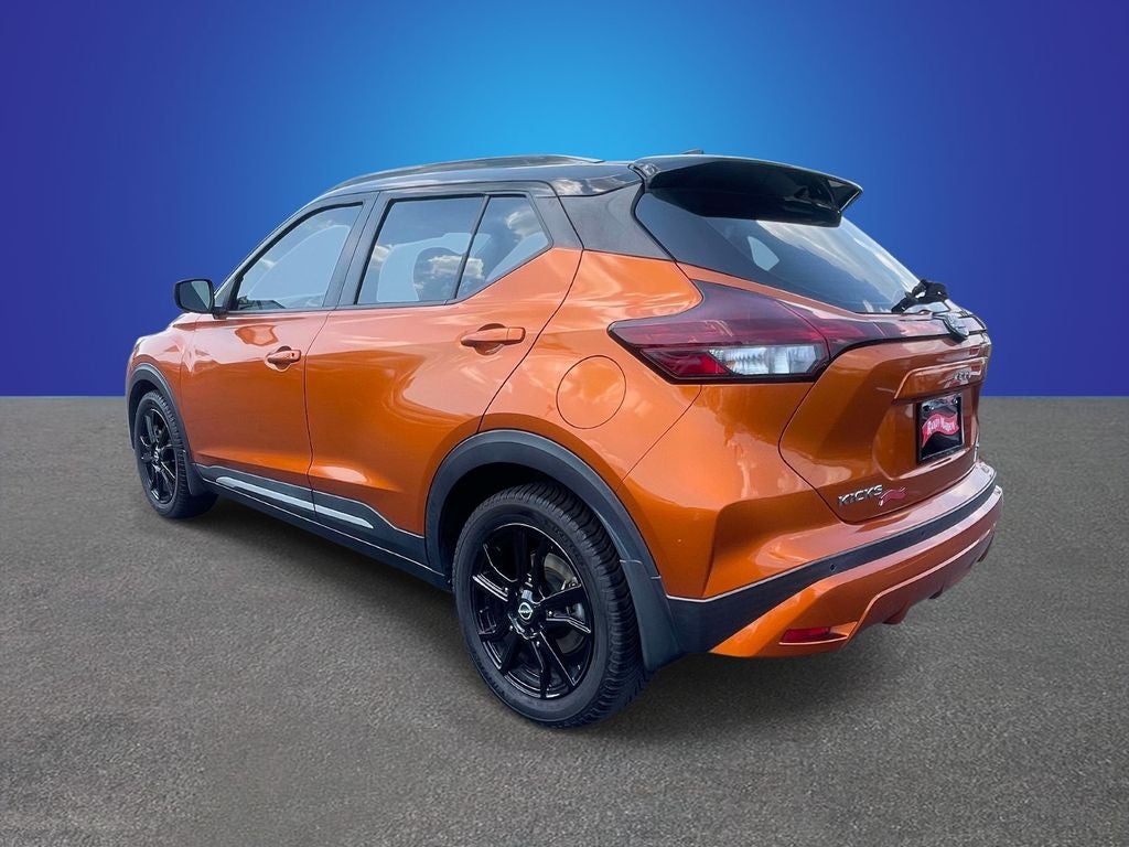 2022 Nissan Kicks SR