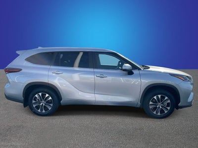 2025 Toyota Highlander Hybrid XLE