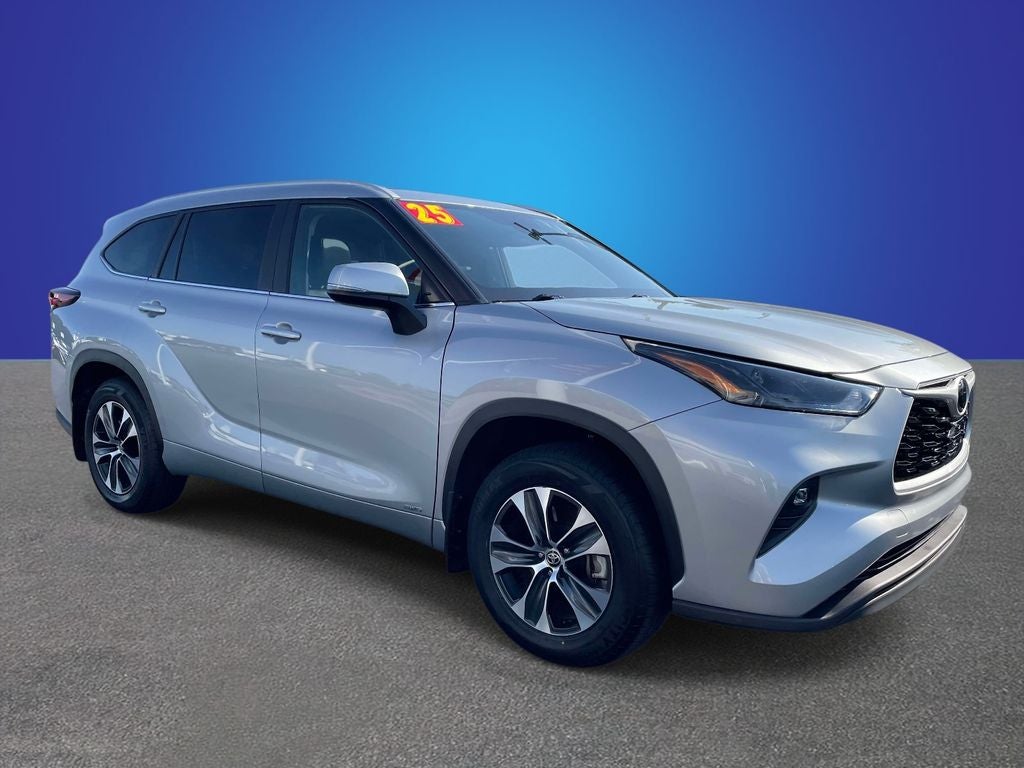 2025 Toyota Highlander Hybrid XLE
