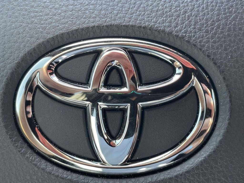 2025 Toyota Corolla Hatchback SE