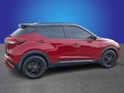 2023 Nissan Kicks SR