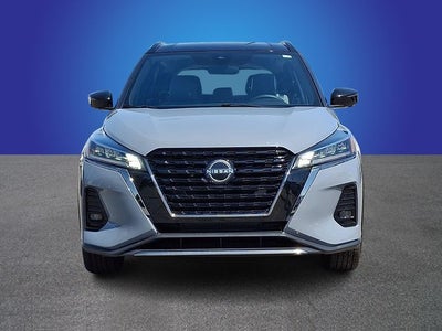 2023 Nissan Kicks SR