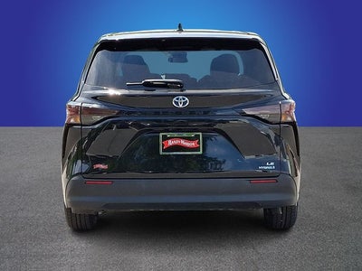 2024 Toyota Sienna LE 8 Passenger