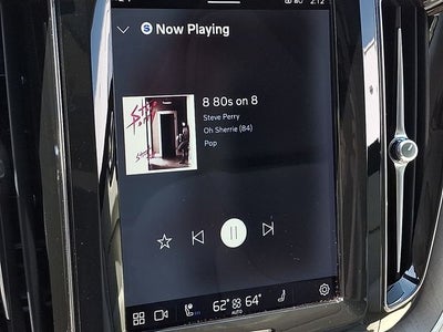 2023 Volvo XC60 B6 Ultimate Dark Theme