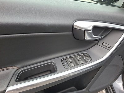2016 Volvo V60 Cross Country T5