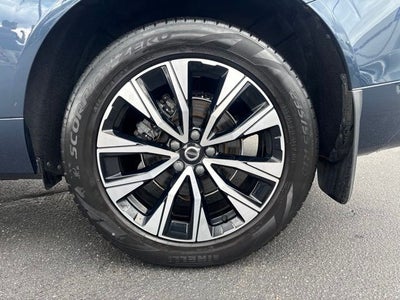 2024 Volvo XC60 B5 Plus Dark Theme