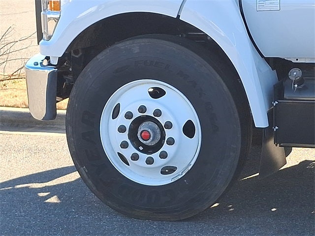 2023 Ford F-650SD Base