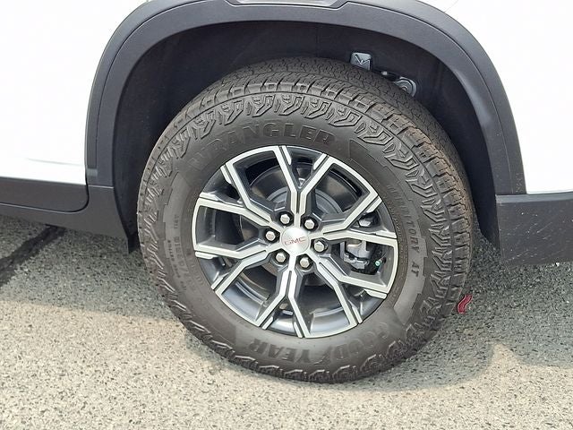 2025 GMC Acadia AT4