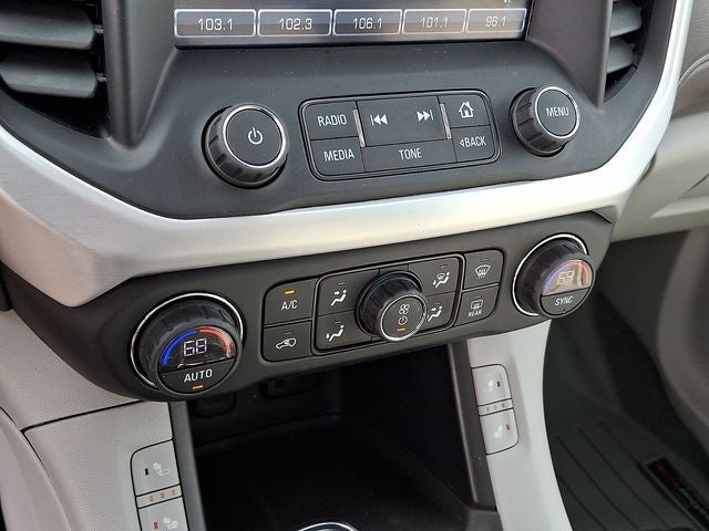 2017 GMC Acadia SLT-1