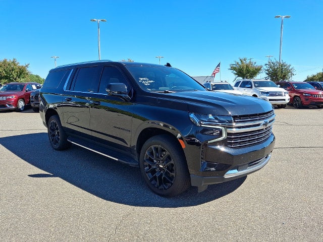 2023 Chevrolet Suburban LT