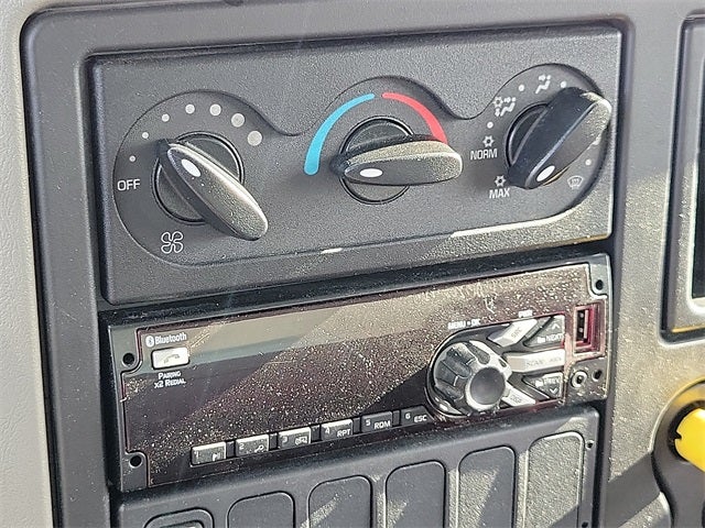 2018 International 4300 26FT BOX