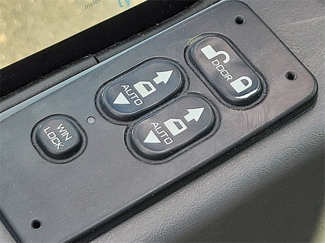 2018 International 4300 26FT BOX