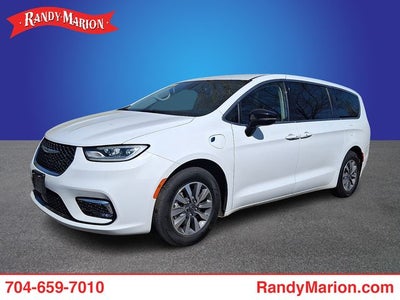 2024 Chrysler Pacifica Hybrid Select