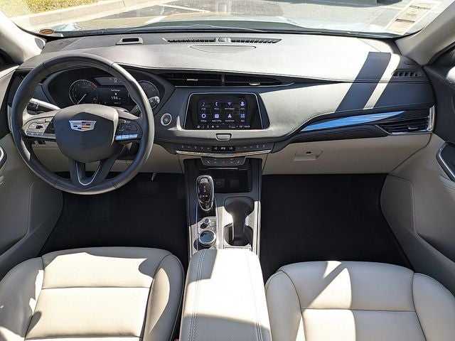 2023 Cadillac XT4 Luxury