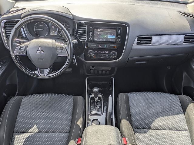 2017 Mitsubishi Outlander ES
