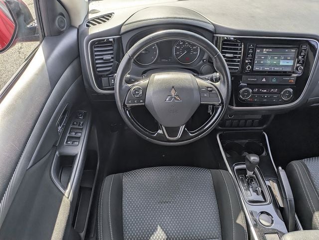 2017 Mitsubishi Outlander ES