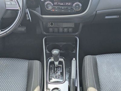 2017 Mitsubishi Outlander ES