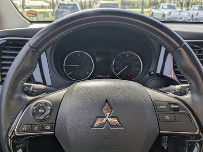 2017 Mitsubishi Outlander ES