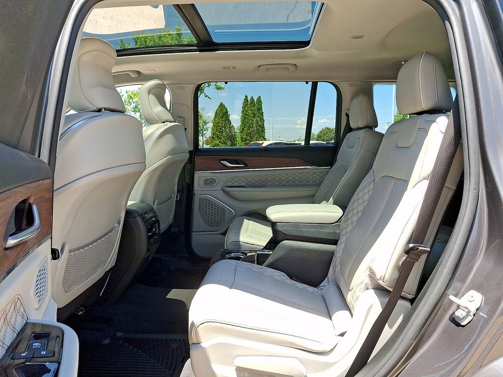 2022 Jeep Grand Cherokee L Summit