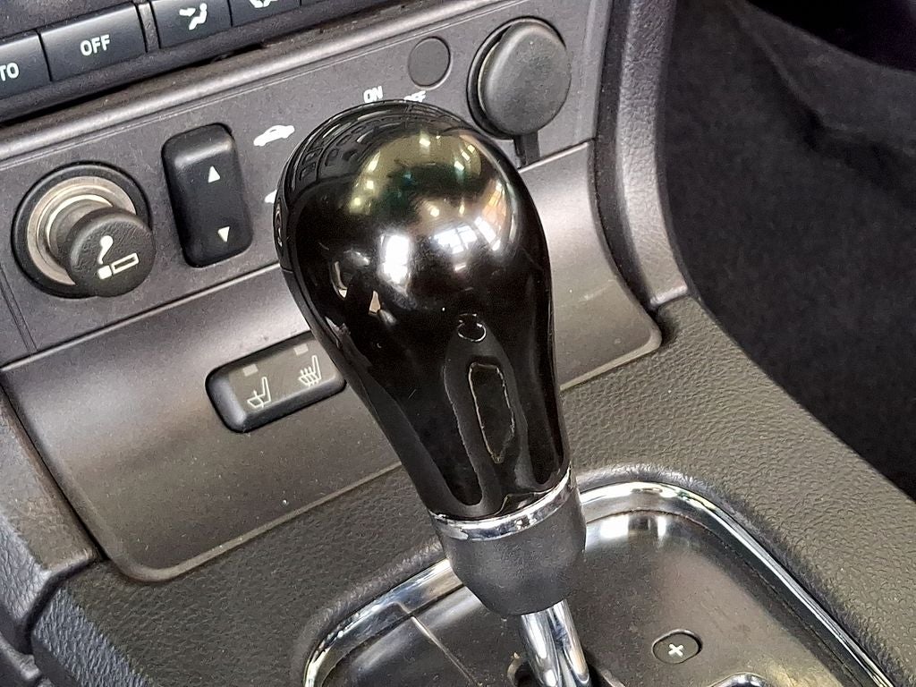 2004 Ford Thunderbird Base