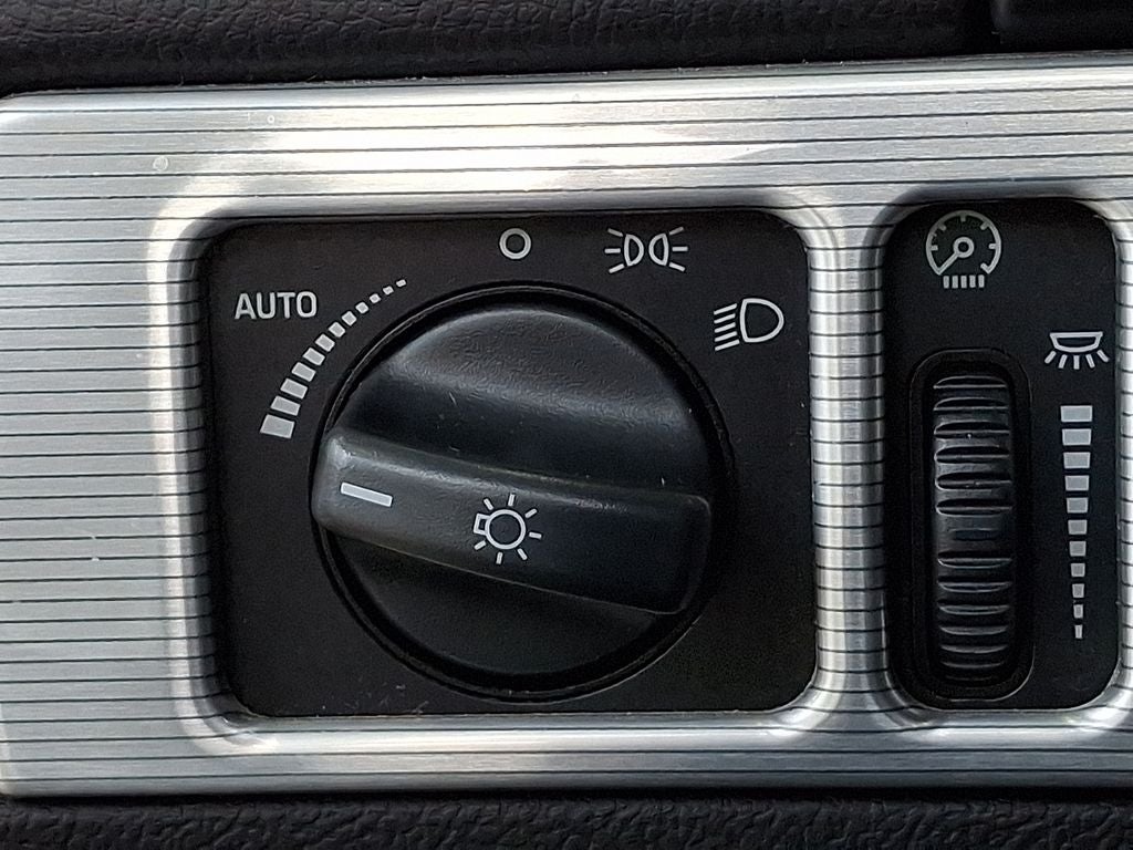 2004 Ford Thunderbird Base