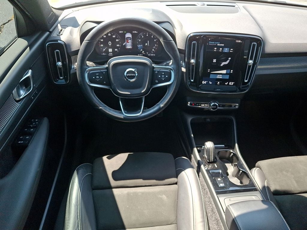 2021 Volvo XC40 R-Design