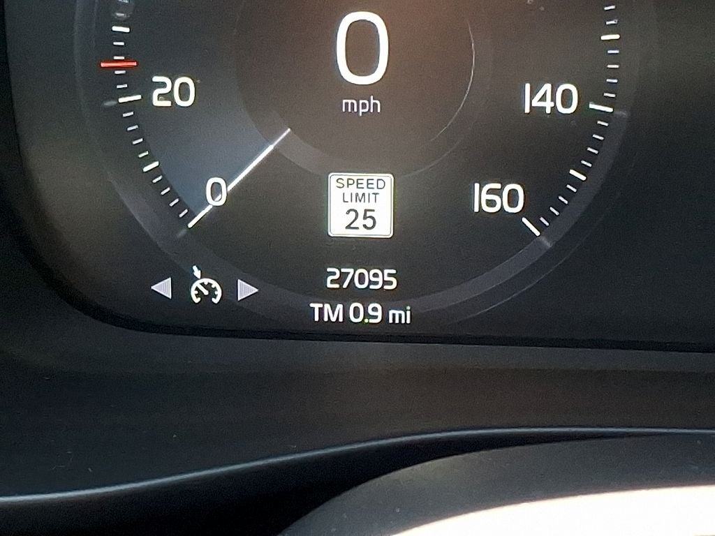 2021 Volvo XC40 R-Design