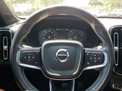 2021 Volvo XC40 R-Design
