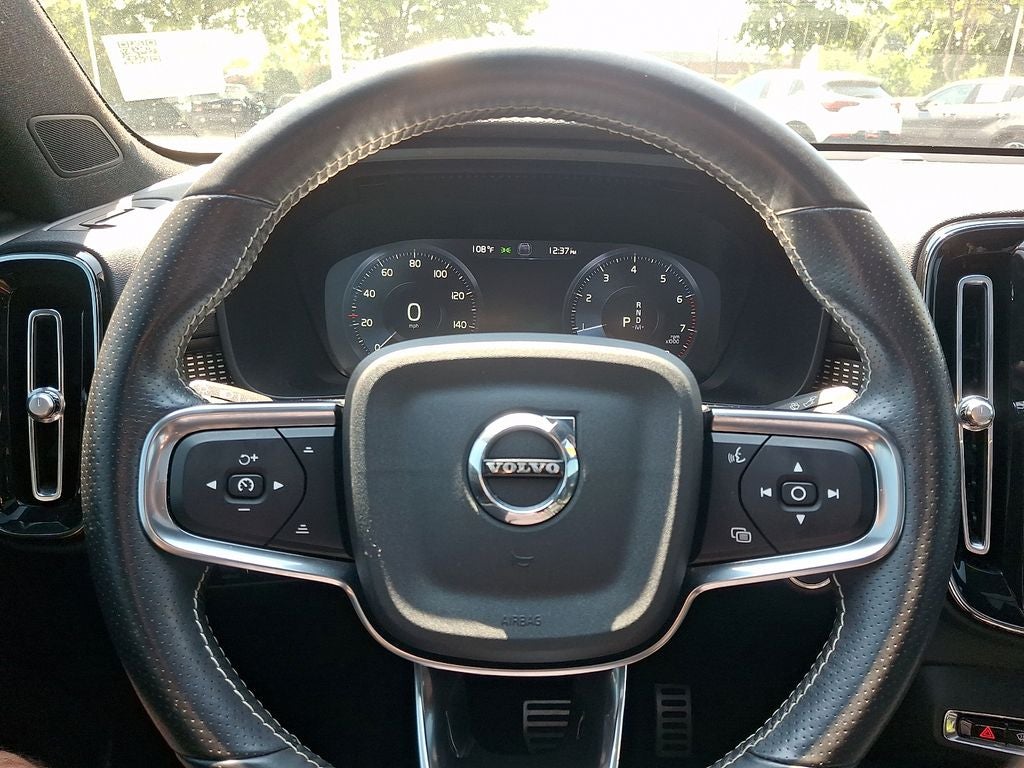 2021 Volvo XC40 R-Design