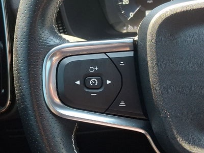 2021 Volvo XC40 R-Design